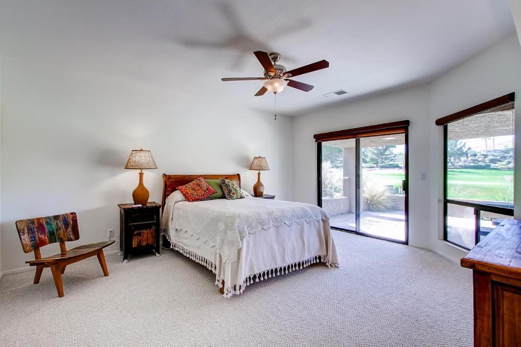 Country Club Home 2 Bedroom 2 Ba And Den About 1 Mi To Golf ボレゴ・スプリングス エクステリア 写真