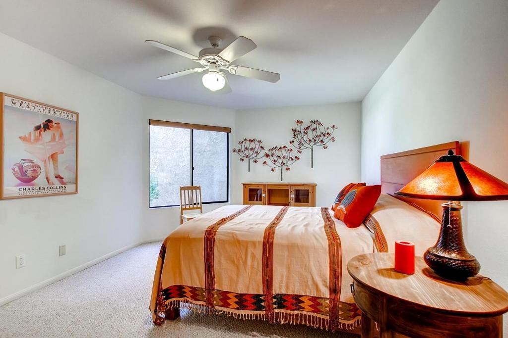 Country Club Home 2 Bedroom 2 Ba And Den About 1 Mi To Golf ボレゴ・スプリングス エクステリア 写真