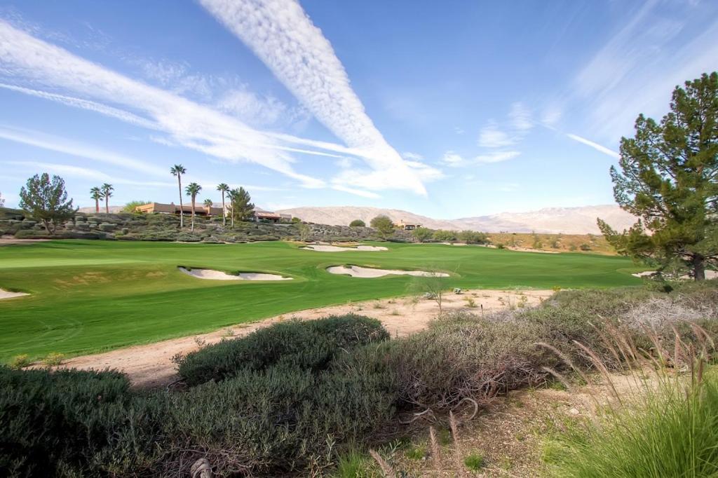Country Club Home 2 Bedroom 2 Ba And Den About 1 Mi To Golf ボレゴ・スプリングス エクステリア 写真