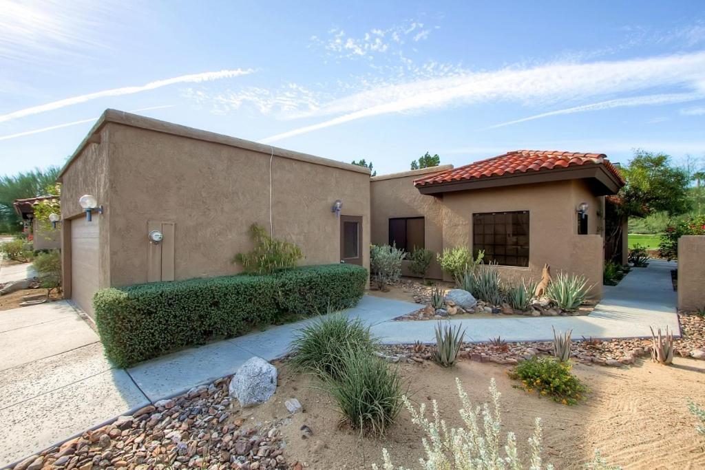 Country Club Home 2 Bedroom 2 Ba And Den About 1 Mi To Golf ボレゴ・スプリングス エクステリア 写真