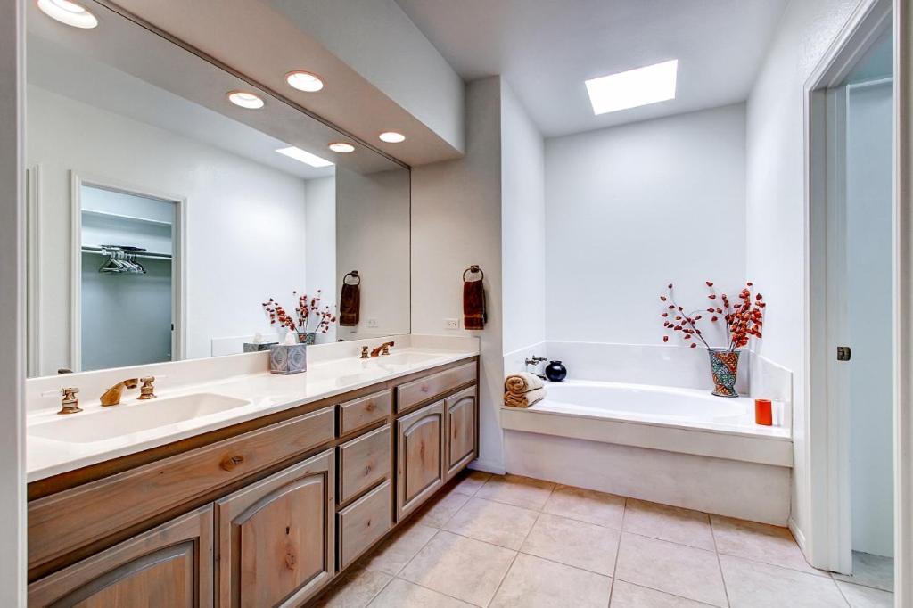 Country Club Home 2 Bedroom 2 Ba And Den About 1 Mi To Golf ボレゴ・スプリングス エクステリア 写真