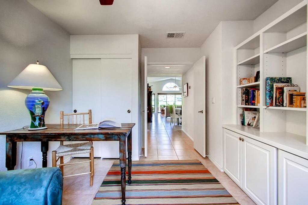Country Club Home 2 Bedroom 2 Ba And Den About 1 Mi To Golf ボレゴ・スプリングス エクステリア 写真